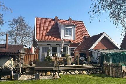 Modernisiertes Einfamilienhaus mit großem Garten in ruhiger Lage - Hinte