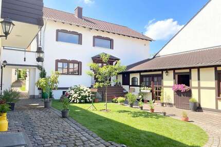 Haus zum Kaufen in Alfter 1.190.000,00 € 493 m²