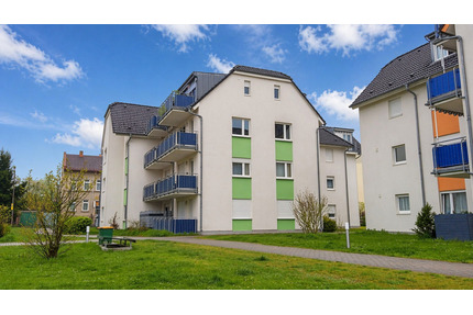 2-Raum-Wohnung mit zwei Balkonen und Lift in Thekla - Leipzig