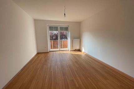 Große 4 Zimmerwohnung 110 qm großer Balkon + Gartenanteil - Friedberg