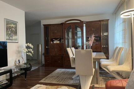 3 Zimmer Wohnung mit Balkon, Parkplatz, Keller - leerstehend - Frankfurt am Main Sossenheim