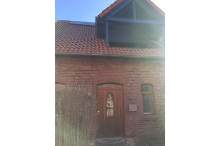 Doppelhaushälfte auf Resthof - 1.300,00&nbsp;EUR Kaltmiete, ca.&nbsp; 160,00&nbsp;m&sup2; in Gehrden (PLZ: 30989)