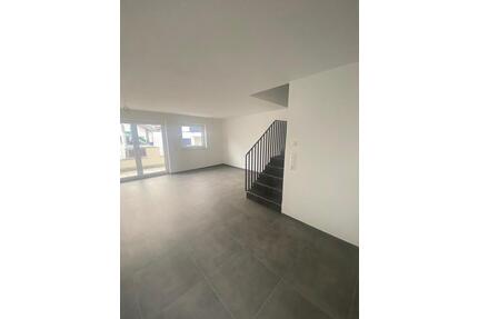 Moderne 3,5 Zimmer Wohnung mit Balkon und Aussicht - Rangendingen