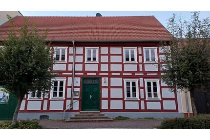 möblierte WG in Reiter Villa - 550,00&nbsp;EUR Kaltmiete, ca.&nbsp; 35,00&nbsp;m&sup2; in Neustadt (Dosse) (PLZ: 16845)