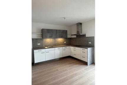 3-Zimmer-Wohnung - 850,00&nbsp;EUR Kaltmiete, ca.&nbsp; 100,00&nbsp;m&sup2; in Wissen (PLZ: 57537)