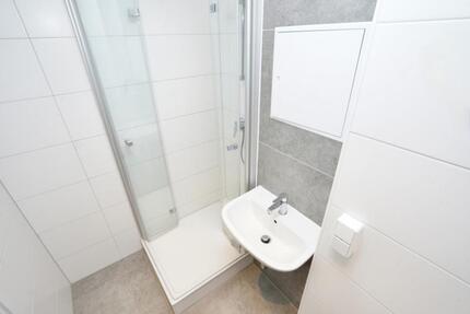 Aufzug Balkon Toller Ausblick - 254,00&nbsp;EUR Kaltmiete, ca.&nbsp; 46,07&nbsp;m&sup2; in Chemnitz (PLZ: 09127) Adelsberg
