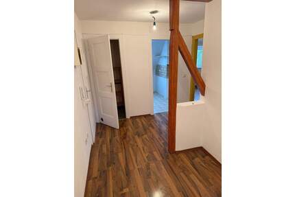 Über den Dächern von Flingern! - 610,00&nbsp;EUR Kaltmiete, ca.&nbsp; 61,00&nbsp;m&sup2;&nbsp;Wohnfl&auml;che in Düsseldorf (PLZ: 40233) Flingern Süd