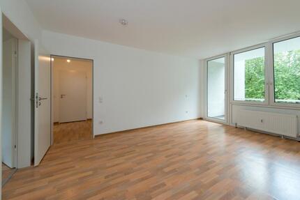 * * SINGLEWOHNUNG * * Sanierte 1-Zimmer Wohnung m. Südloggia - Duisburg Essenberg