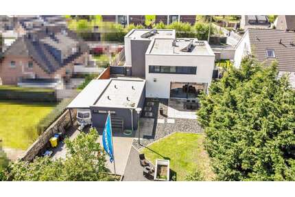 Haus zum Kaufen in Langenfeld 1.290.000,00 € 235.14 m²