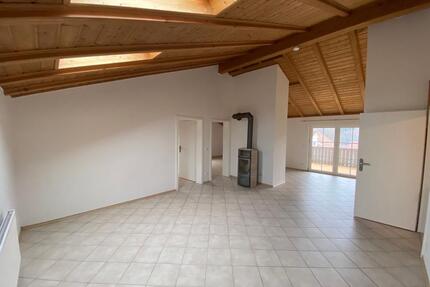 3-Zimmer-Wohnung in Metten - 740,00&nbsp;EUR Kaltmiete, ca.&nbsp; 95,00&nbsp;m&sup2; in Metten (PLZ: 94526)