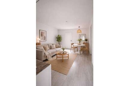 Wohnung zum Mieten in Plauen 220,00 € 49.18 m²