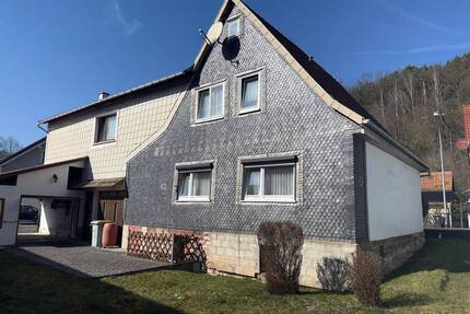 teilsaniertes geräumiges Wohnhaus in Bad Salzungen Kloster