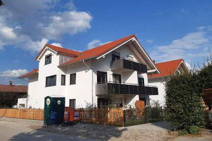 Nur 5 Einheiten im Haus! - 1.539,00&nbsp;EUR Kaltmiete, ca.&nbsp; 87,60&nbsp;m&sup2;&nbsp;Wohnfl&auml;che in Holzkirchen (PLZ: 83607)