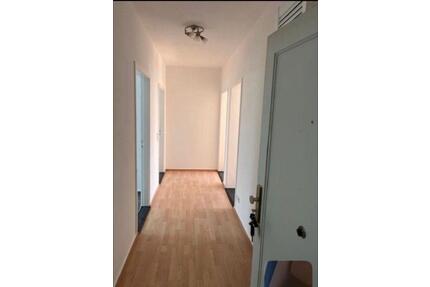 3 Zimmer Wohnung Zentral gelegen, Balkon - Bremerhaven Mitte