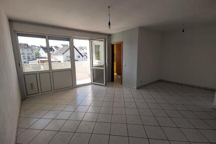 Mietwohnung, 2 Zi. Küche, Bad, Balkon, Tiefgarage, Aufzug - Höhr-Grenzhausen