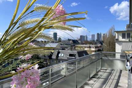 Wohnung zum Kaufen in Frankfurt 990.000,00 € 170 m²