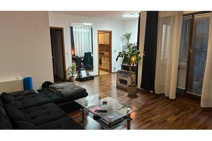 Möblierte Stilvolle 2-Zimmer-Wohnung mit Einbauküche & Balkon - Osnabrück