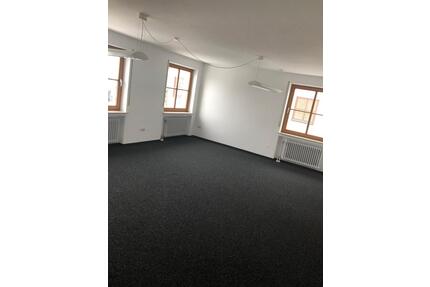 EinzimmerappartementBüro - 450,00&nbsp;EUR Kaltmiete, ca.&nbsp; 35,20&nbsp;m&sup2; in Bad Wurzach (PLZ: 88410)