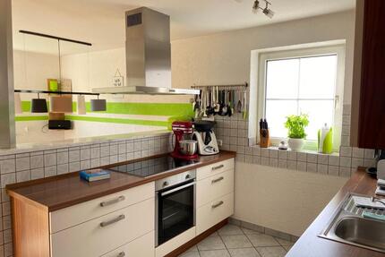 Helle 4-Zimmer-Wohnung mit Südbalkon in ruhigem Dreiparteienhaus - Rohr in Niederbayern