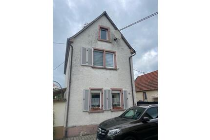 Provisionsfrei 1 freistehende Familienhaus - Nierstein