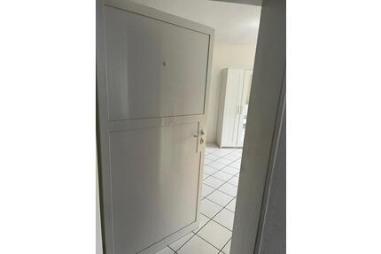 Gi. Zentral, helle 1 Zi. Whg. - 590,00&nbsp;EUR Kaltmiete, ca.&nbsp; 25,00&nbsp;m&sup2; in Gießen (PLZ: 35390)