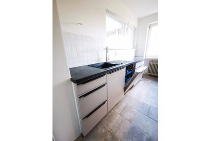 Renovierte 3-Zimmer-Wohnung mit neuer EBK, neuem Duschbad - Augsburg Universitätsviertel