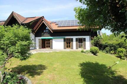 Familienidyll mit Charme - Gepflegte Doppelhaushälfte mit großem Garten in Schäftlarn-Neufahrn