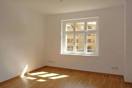 Lichtdurchflutete 2-Zimmerwohnung mit sonniger Loggia im stilvoll sanierten Gohliscarré! - Leipzig Gohlis-Mitte