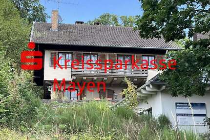 Haus zum Kaufen in Kempenich 950.000,00 € 334 m²