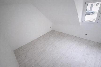Dachgeschosswohnung Maisonette 4ZKB ca. 90m² - Niefern-Öschelbronn