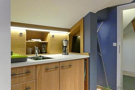 (EF0540_M) Dresden: Briesnitz, möbliertes Luxus-Apartment mit Echtholzböden und 8-eckigem Turm-Schlafzimmer