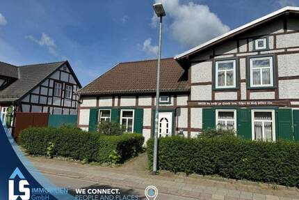 Leben in der City von Stendal mit Pool und Einliegerwohnung!