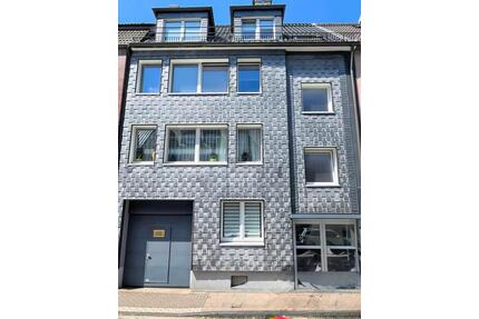 2 Zimmer Dachgeschoss ca.42qm - 335,00&nbsp;EUR Kaltmiete, ca.&nbsp; 42,00&nbsp;m&sup2; in Essen (PLZ: 45130) Stadtbezirk II