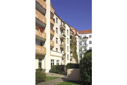 Erstbezug nach Sanierung: geräumige 3-Raum-Wohnung mit Ofenheizung in Elbnähe - Dresden Altstadt