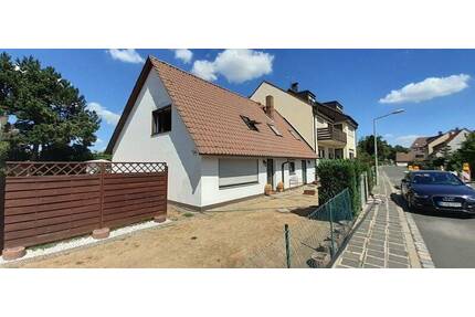 Vielseitiges Investitionsobjekt: Zwei Doppelhaushälften mit Entwicklungspotenzial! - Nürnberg Werderau