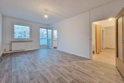 Charmante 2-Raum-Wohnung mit sonnigem Balkon in Dresden!