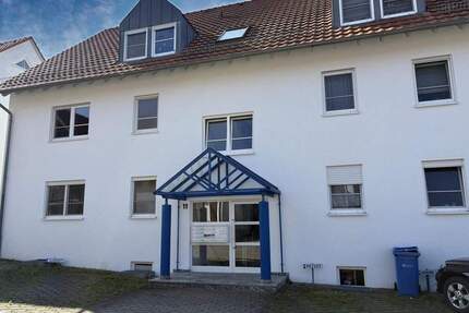 Schöne und gepflegte Dachgeschosswohnung in Laupheim mit Tiefgaragen-Platz