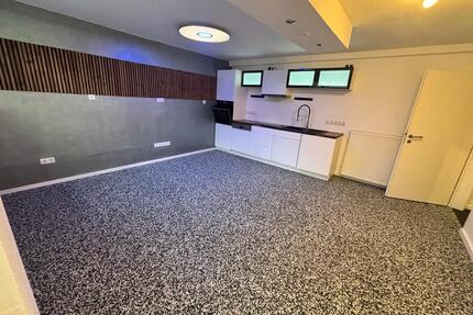RUHIGE EINLIEGERWOHNUNG IN EGENHOFEN - IDEAL FÜR SINGLES - PAARE