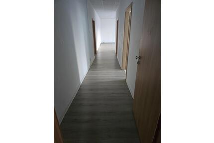 Wohnung in Waltershausen H1 5 - 938,00&nbsp;EUR Kaltmiete, ca.&nbsp; 134,00&nbsp;m&sup2; in Waltershausen (PLZ: 99880)