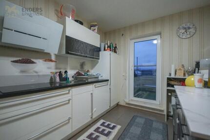 GERÄUMIGE DACHGESCHOSSWOHNUNG MIT AUSBLICK, BALKON & STELLPLATZ - Wittlich