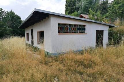 Grundstück in Sonneberg mit HütteGartenlaube zu verkaufen