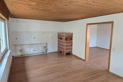 Helle Wohnung in Wiesental -Kachelofen, Tageslichtbad, Stellplatz - Waghäusel