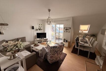 Helle 3-Zimmer-Dachgeschosswohnung mit Loggia & Garage in Fulda