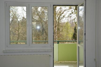 Frisch sanierte 3 Raum Wohnung mit Balkon und Einbauküche - Grabow