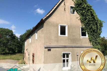 Haus zum Kaufen in Bad Dürrenberg 98.500,00 € 200 m²