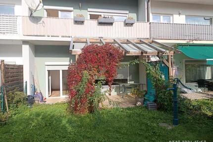 Reihenmittelhaus Tittmoning - 1.400,00&nbsp;EUR Kaltmiete, ca.&nbsp; 110,00&nbsp;m&sup2; in Tittmoning (PLZ: 84529)