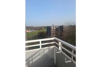 °°° Kleine 2,0 Zimmer-Wohnung im 7.OG, mit Aufzug °°° - Oberhausen Biefang