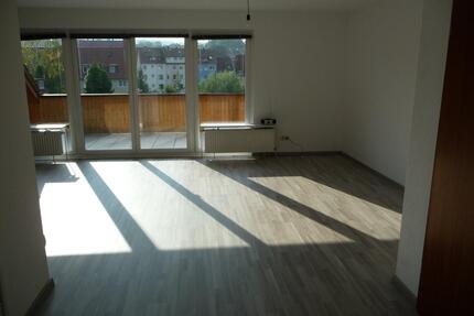 Hildesheim Modernisierte DG-Wohnung mit Dachloggia und Garage