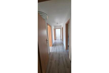 3 Zimmer Wohnung - 1.150,00&nbsp;EUR Kaltmiete, ca.&nbsp; 66,00&nbsp;m&sup2; in Esslingen am Neckar (PLZ: 73730) Oberesslingen