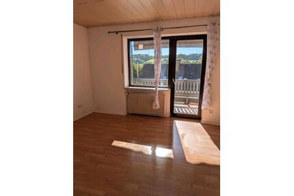 Wohnung Ensdorf 100qm - 700,00&nbsp;EUR Kaltmiete, ca.&nbsp; 100,00&nbsp;m&sup2; in Ensdorf (PLZ: 92266)